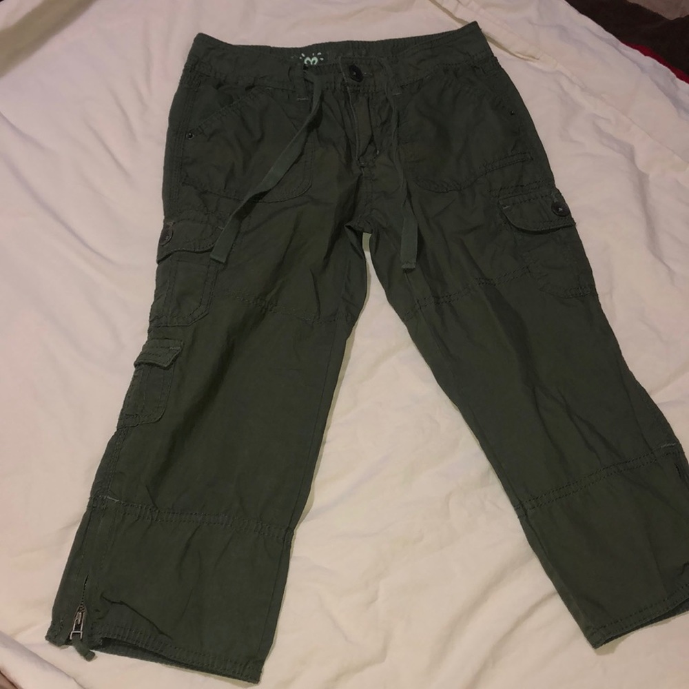 Green Justice Size 14 cargo capris.